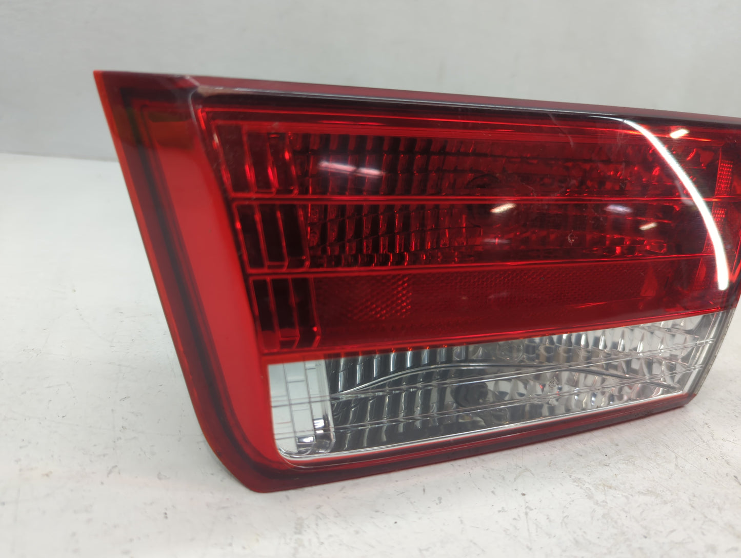 2006-2008 Hyundai Sonata Tail Light Assembly Passenger Right OEM P/N:92404-0A0 Fits Fits 2006 2007 2008 OEM Used Auto Parts 