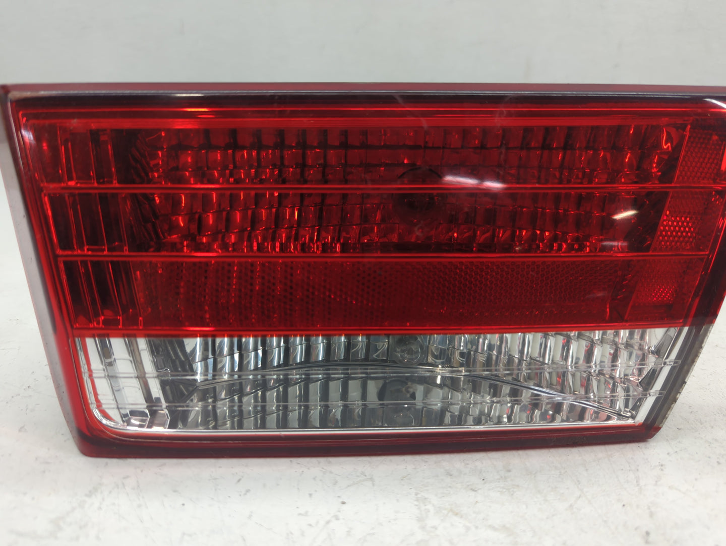 2006-2008 Hyundai Sonata Tail Light Assembly Passenger Right OEM P/N:92404-0A0 Fits Fits 2006 2007 2008 OEM Used Auto Parts 