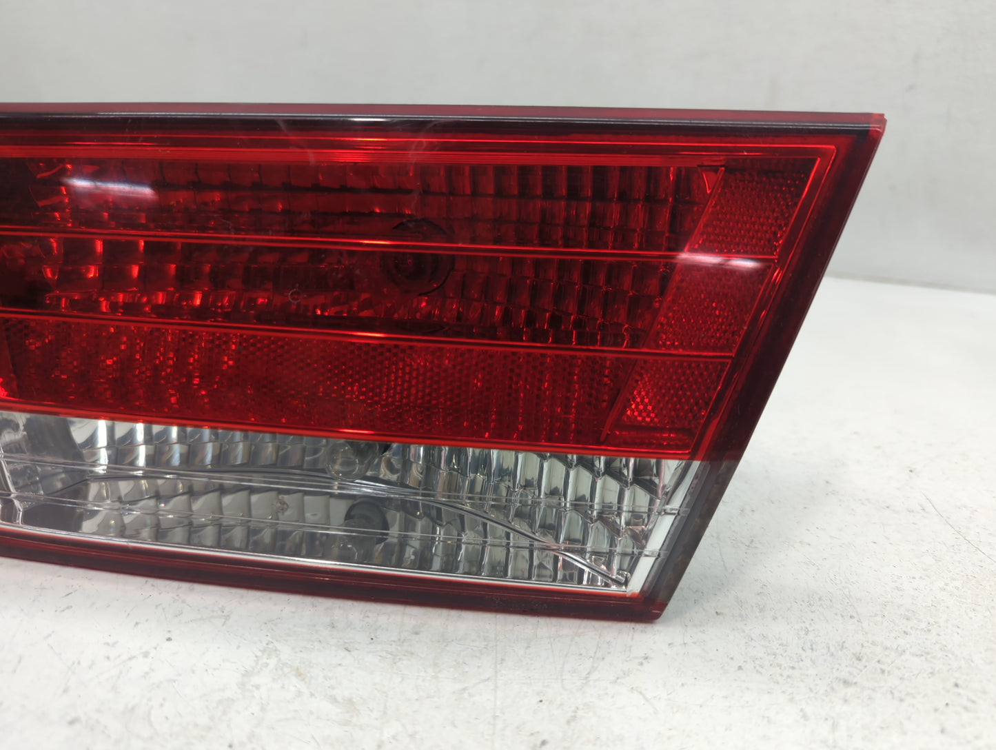 2006-2008 Hyundai Sonata Tail Light Assembly Passenger Right OEM P/N:92404-0A0 Fits Fits 2006 2007 2008 OEM Used Auto Parts 