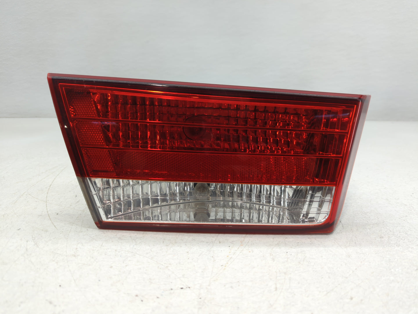 2006-2008 Hyundai Sonata Tail Light Assembly Driver Left OEM P/N:50624A Fits Fits 2006 2007 2008 OEM Used Auto Parts - Oemus