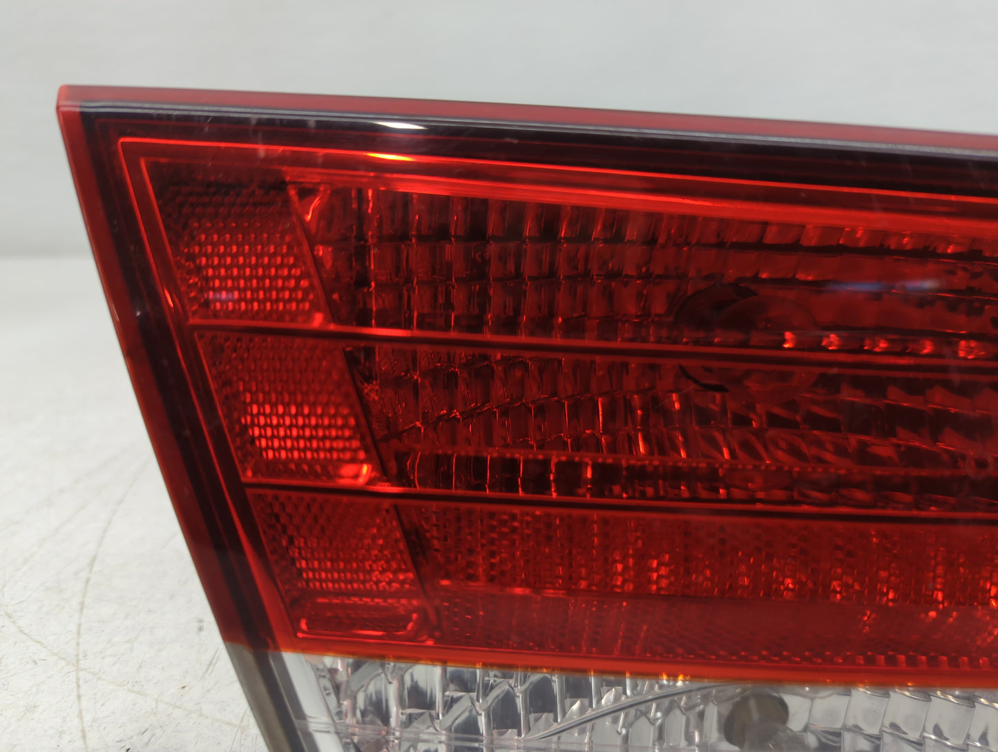2006-2008 Hyundai Sonata Tail Light Assembly Driver Left OEM P/N:50624A Fits Fits 2006 2007 2008 OEM Used Auto Parts - Oemus