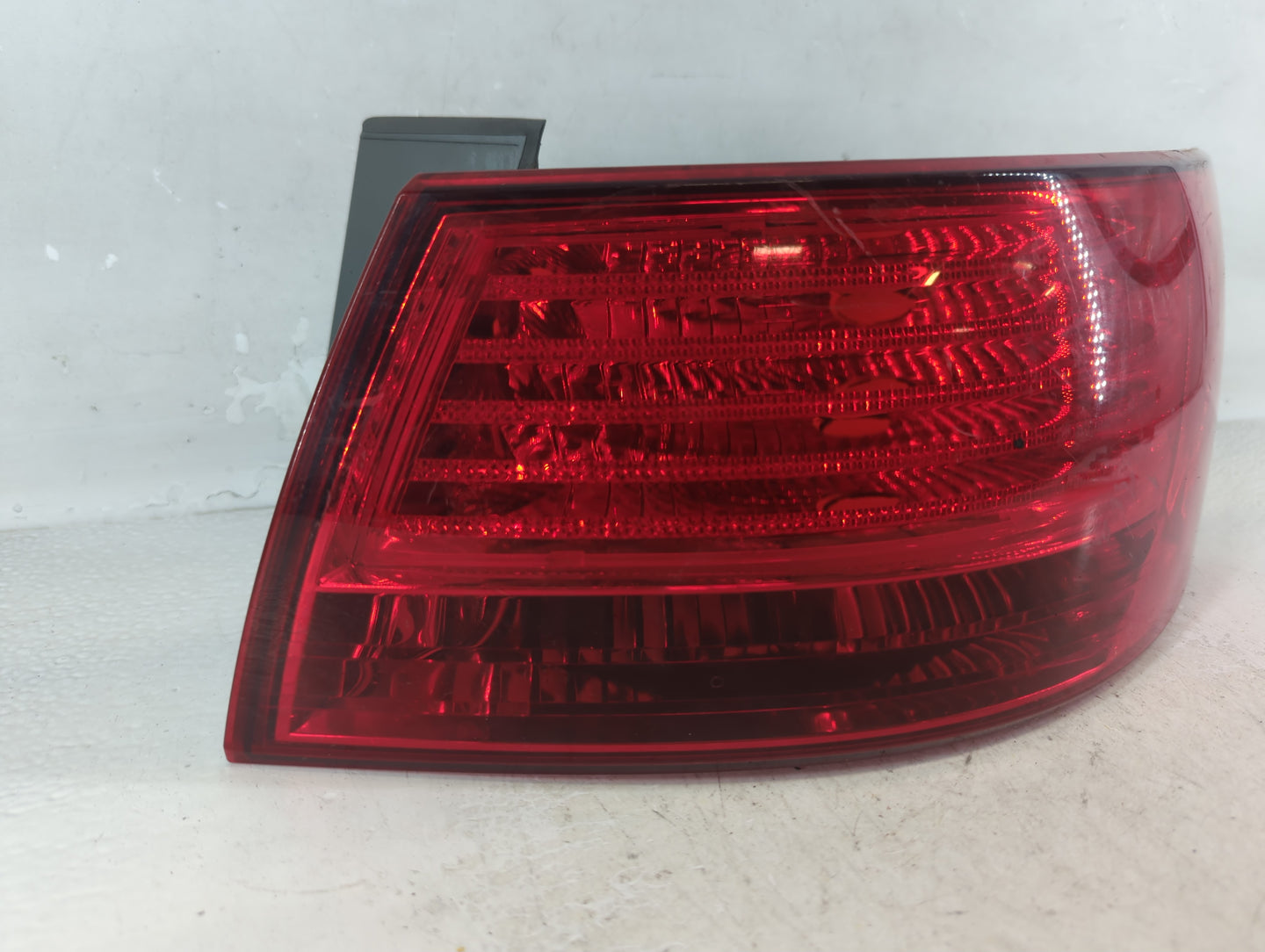 2006-2008 Hyundai Sonata Tail Light Assembly Passenger Right OEM P/N:92402-0A Fits Fits 2006 2007 2008 OEM Used Auto Parts -