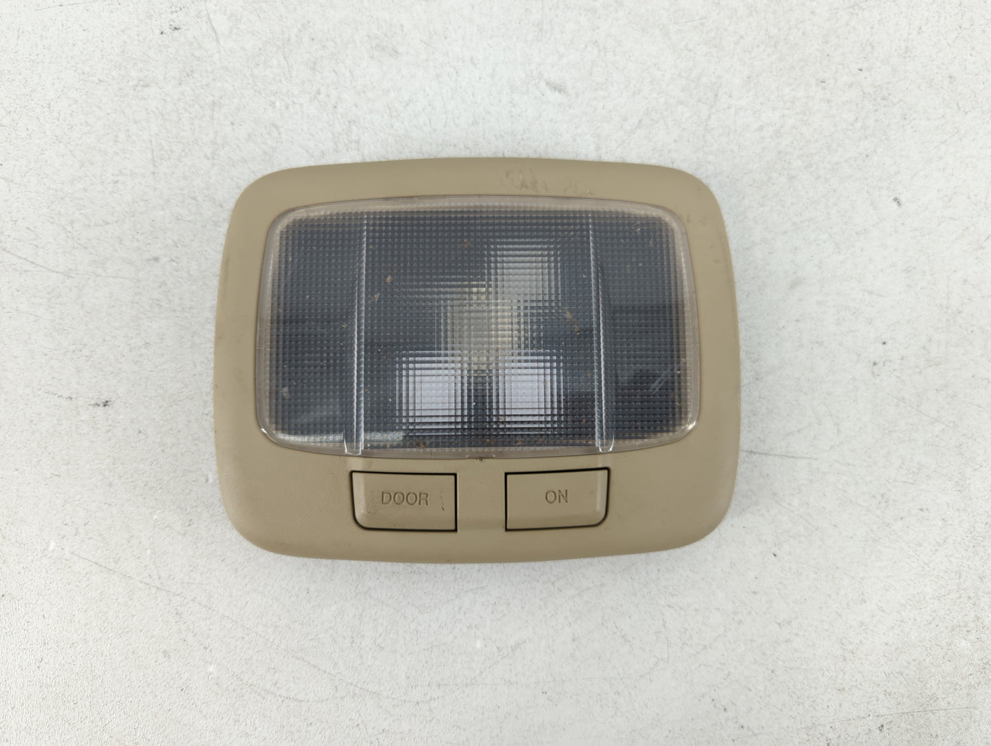 2006-2007 Hyundai Sonata Overhead Roof Console 926910 - Oemusedautoparts1.com