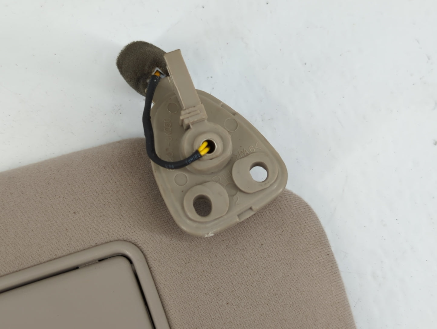 2006 Hyundai Sonata Sun Visor Shade Replacement Passenger Right Mirror Fits OEM Used Auto Parts - Oemusedautoparts1.com