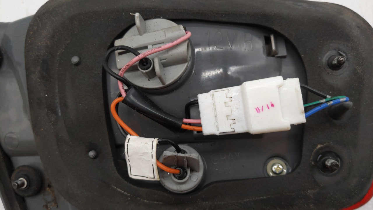 2006 Hyundai Sonata Tail Light Assembly Passenger Right OEM P/N:92404-0A0 Fits Fits 2007 2008 OEM Used Auto Parts - Oemuseda