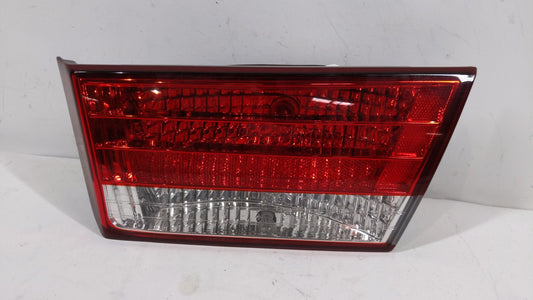 2006 Hyundai Sonata Tail Light Assembly Passenger Right OEM P/N:92404-0A0 Fits Fits 2007 2008 OEM Used Auto Parts - Oemuseda