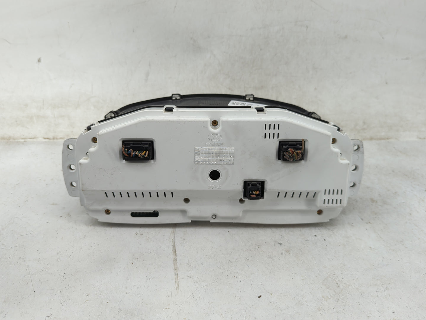2005-2006 Hyundai Tiburon Instrument Cluster Speedometer Gauges P/N:G96AJ2 94011-2C285 Miles: Fits Fits 2005 2006 OEM Used A