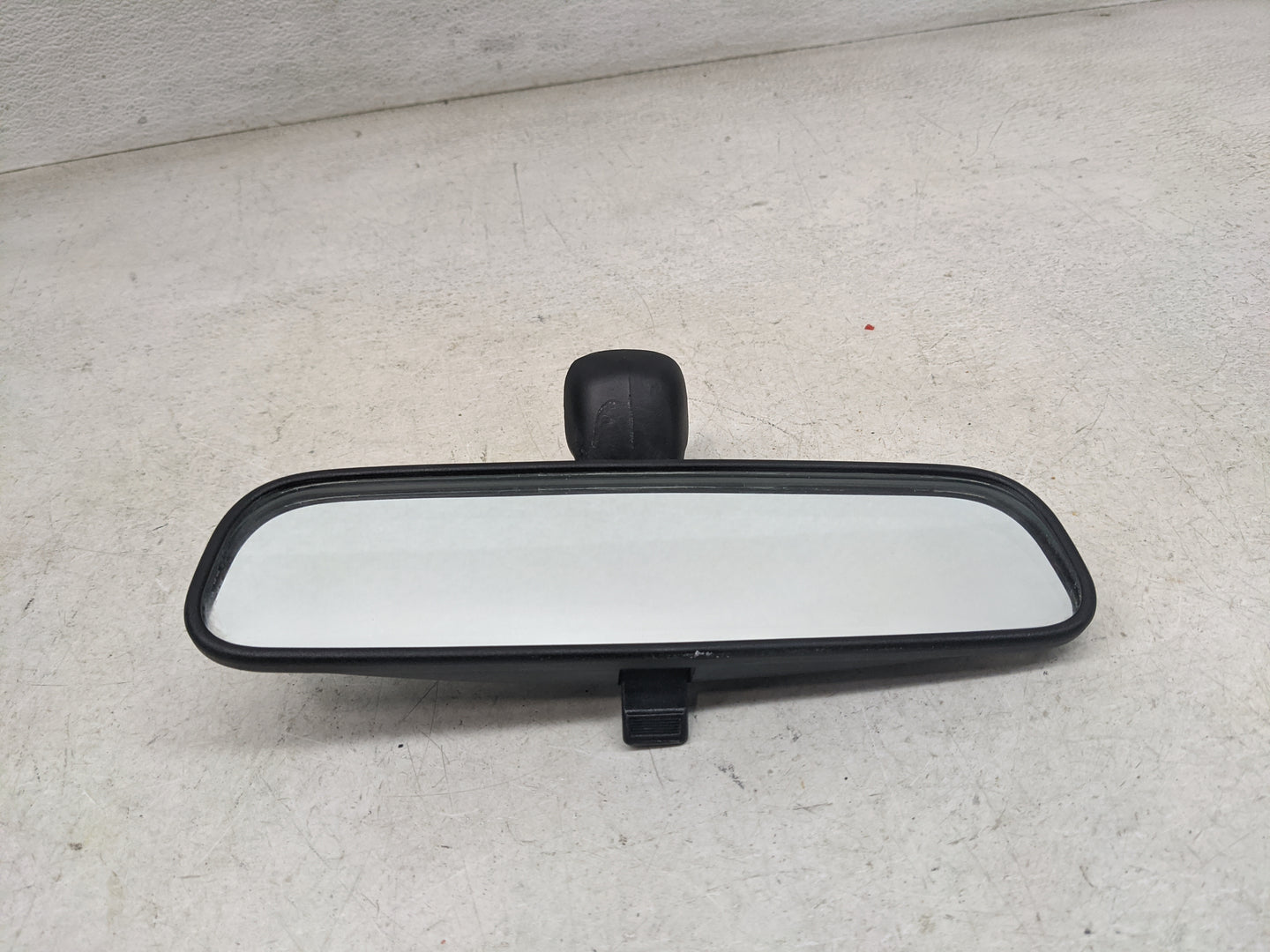 2006 Hyundai Tiburon Interior Rear View Mirror Replacement OEM P/N:010082 Fits OEM Used Auto Parts - Oemusedautoparts1.com