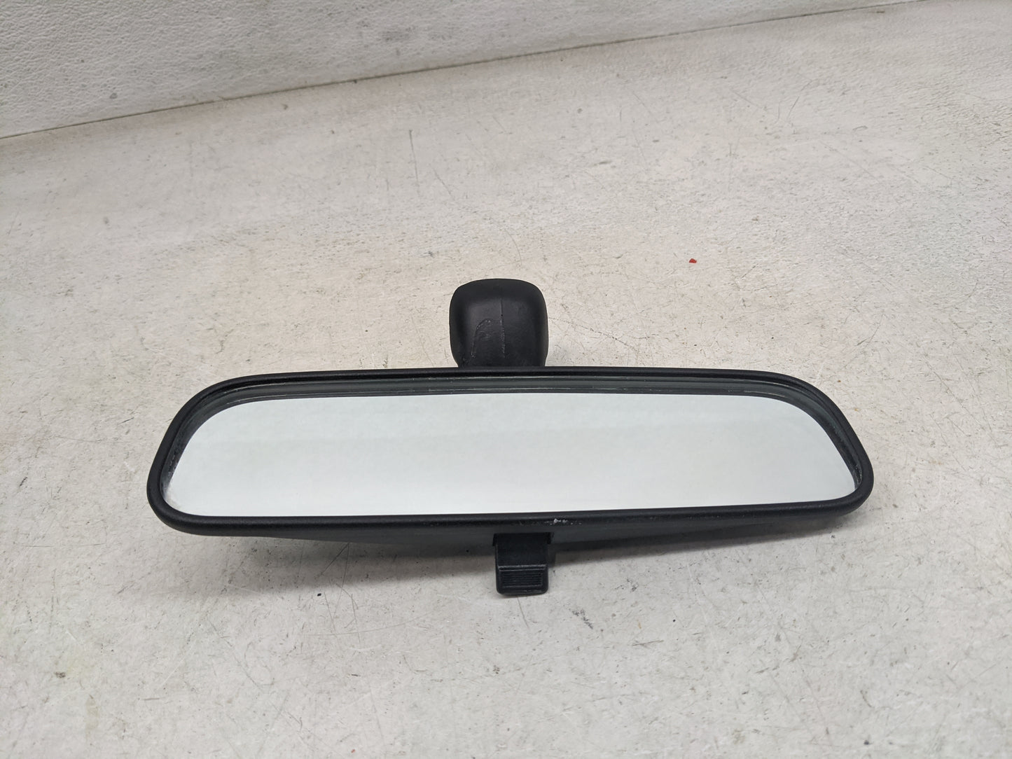 2006 Hyundai Tiburon Interior Rear View Mirror Replacement OEM P/N:010082 Fits OEM Used Auto Parts - Oemusedautoparts1.com