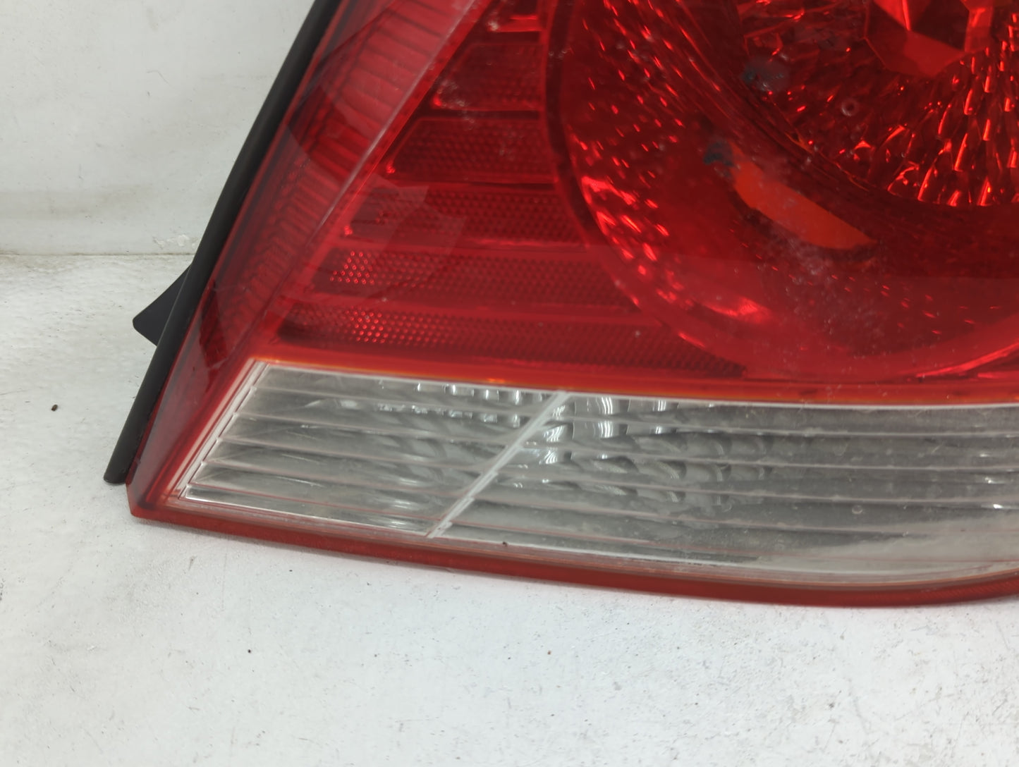 2005-2006 Hyundai Tiburon Tail Light Assembly Passenger Right OEM P/N:92402-2CXXX Fits Fits 2005 2006 OEM Used Auto Parts - 