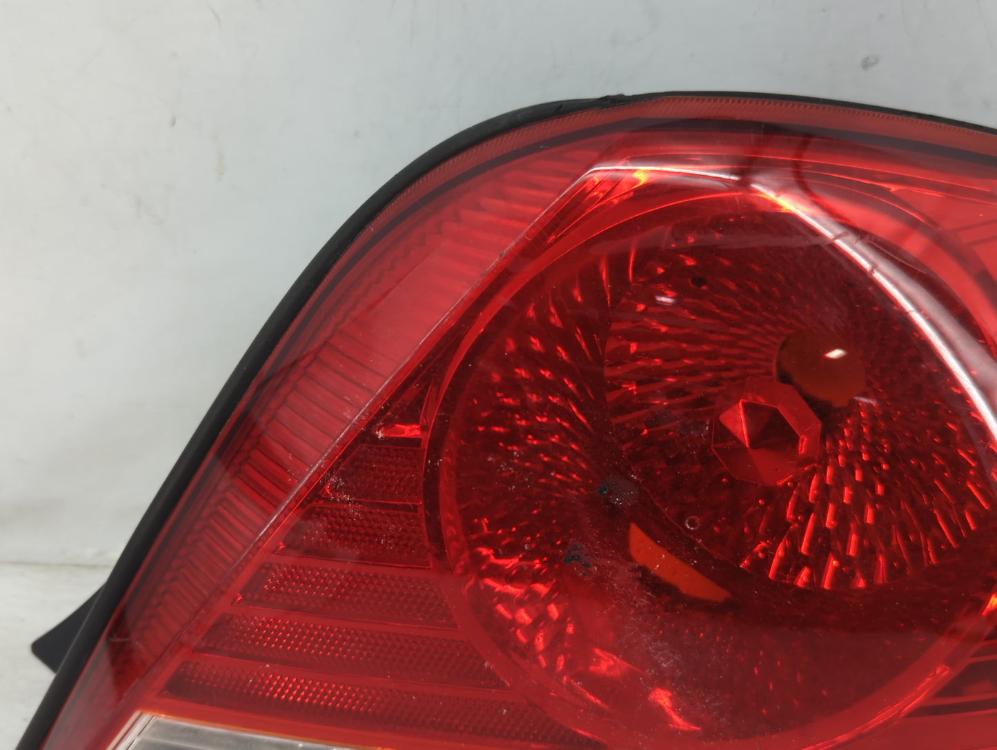 2005-2006 Hyundai Tiburon Tail Light Assembly Passenger Right OEM P/N:92402-2CXXX Fits Fits 2005 2006 OEM Used Auto Parts - 