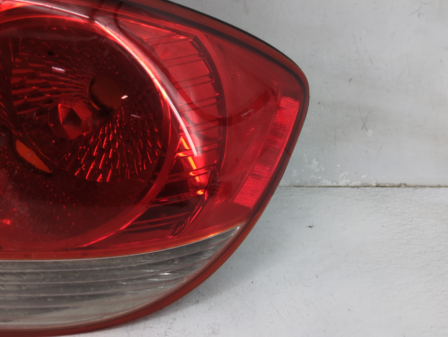 2005-2006 Hyundai Tiburon Tail Light Assembly Passenger Right OEM P/N:92402-2CXXX Fits Fits 2005 2006 OEM Used Auto Parts - 