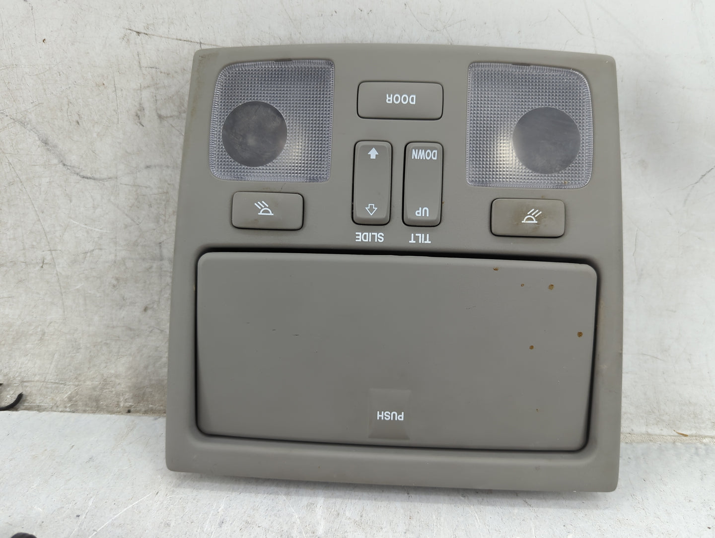 2005-2006 Hyundai Tiburon Overhead Roof Console 1465777 - Oemusedautoparts1.com