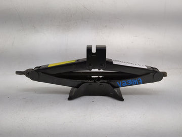 2006 Hyundai Tiburon Spare Scissor Car Jack 1479990 - Oemusedautoparts1.com