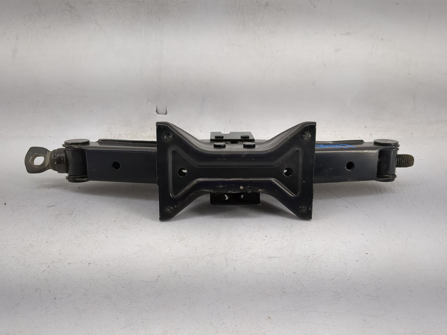 2006 Hyundai Tiburon Spare Scissor Car Jack 1479990 - Oemusedautoparts1.com
