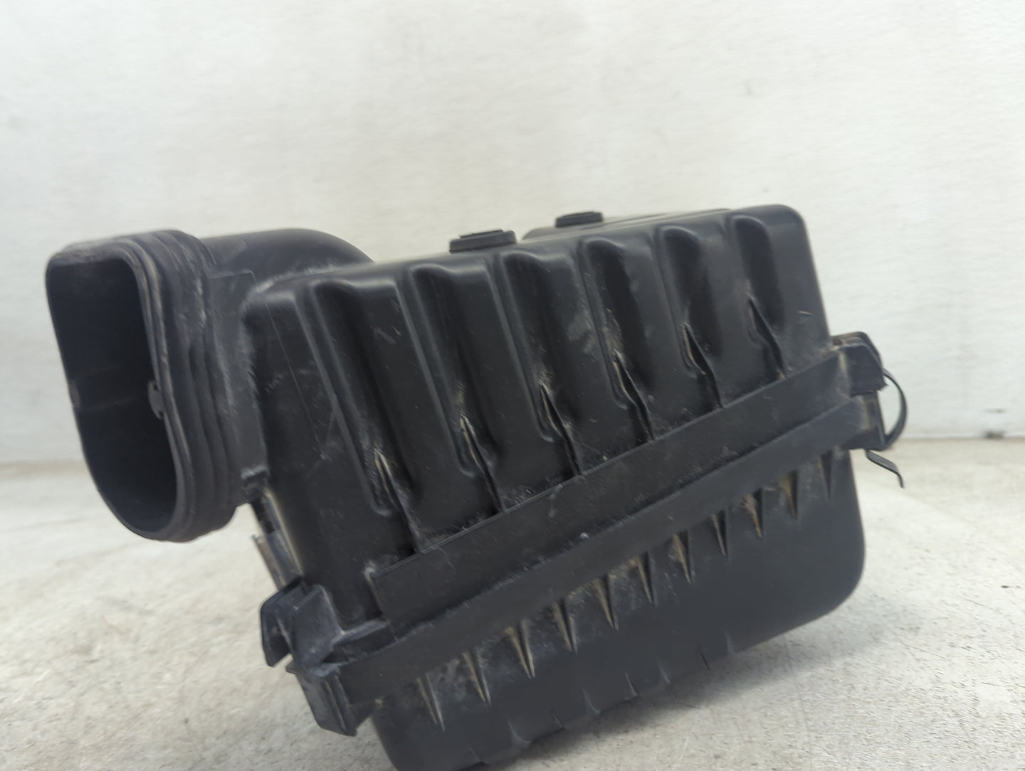 2003-2008 Hyundai Tiburon Air Cleaner Intake-duct Hose Tube 1481052 - Oemusedautoparts1.com