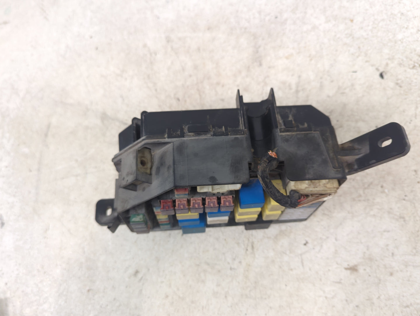 2003-2008 Hyundai Tiburon Fusebox Fuse Box Panel Relay Module P/N:91259 2C070 N91259-2C070-04 Fits OEM Used Auto Parts - Oem