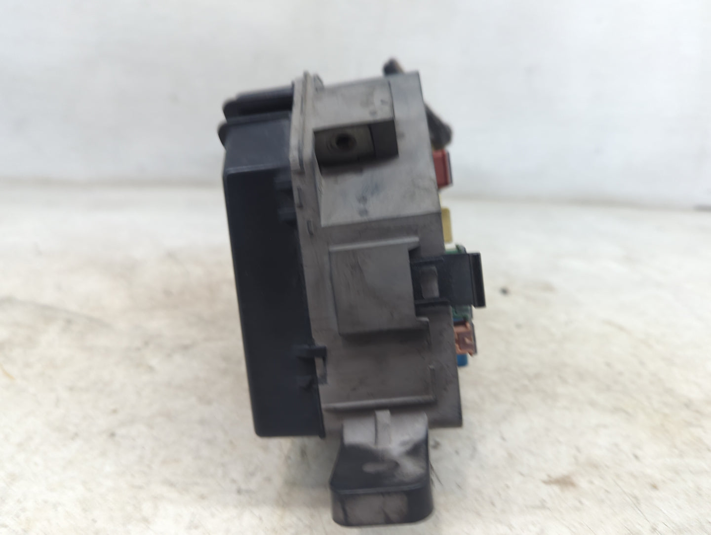 2003-2008 Hyundai Tiburon Fusebox Fuse Box Panel Relay Module P/N:91259 2C070 N91259-2C070-04 Fits OEM Used Auto Parts - Oem