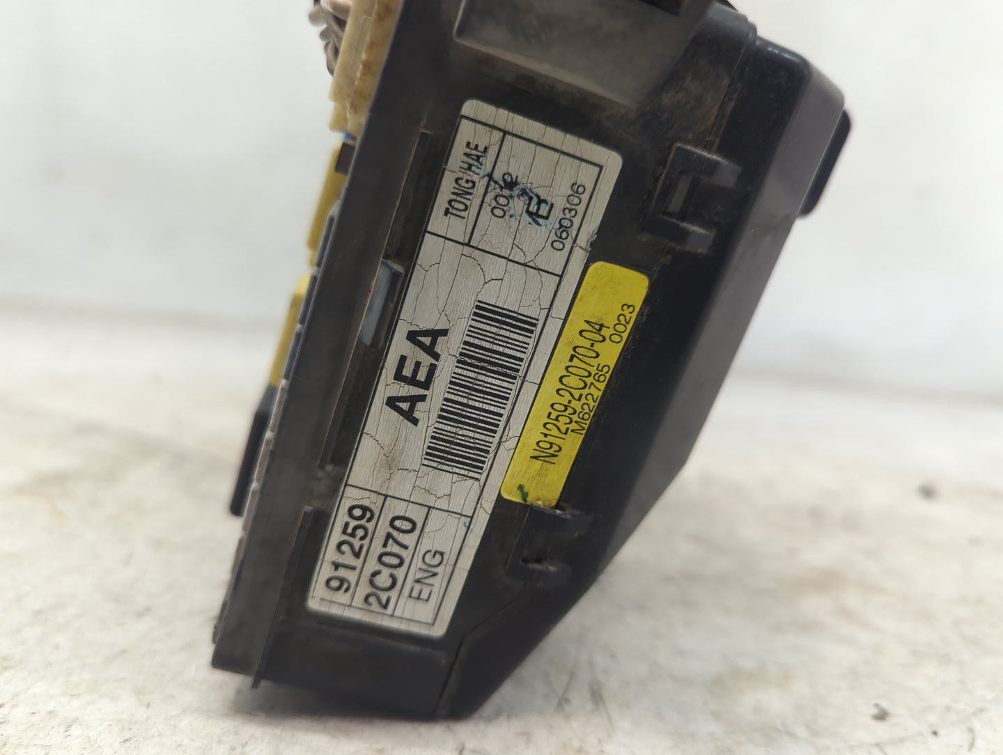 2003-2008 Hyundai Tiburon Fusebox Fuse Box Panel Relay Module P/N:91259 2C070 N91259-2C070-04 Fits OEM Used Auto Parts - Oem