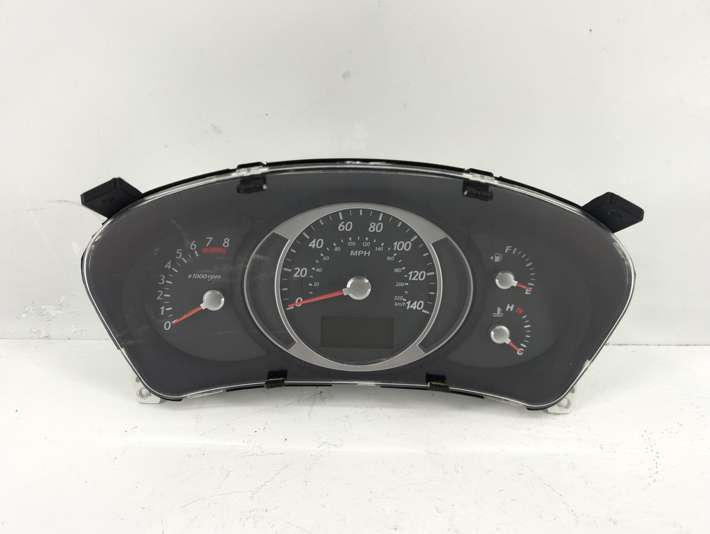 2005-2006 Hyundai Tucson Instrument Cluster Speedometer Gauges P/N:94001-2E130 Fits Fits 2005 2006 OEM Used Auto Parts - Oem