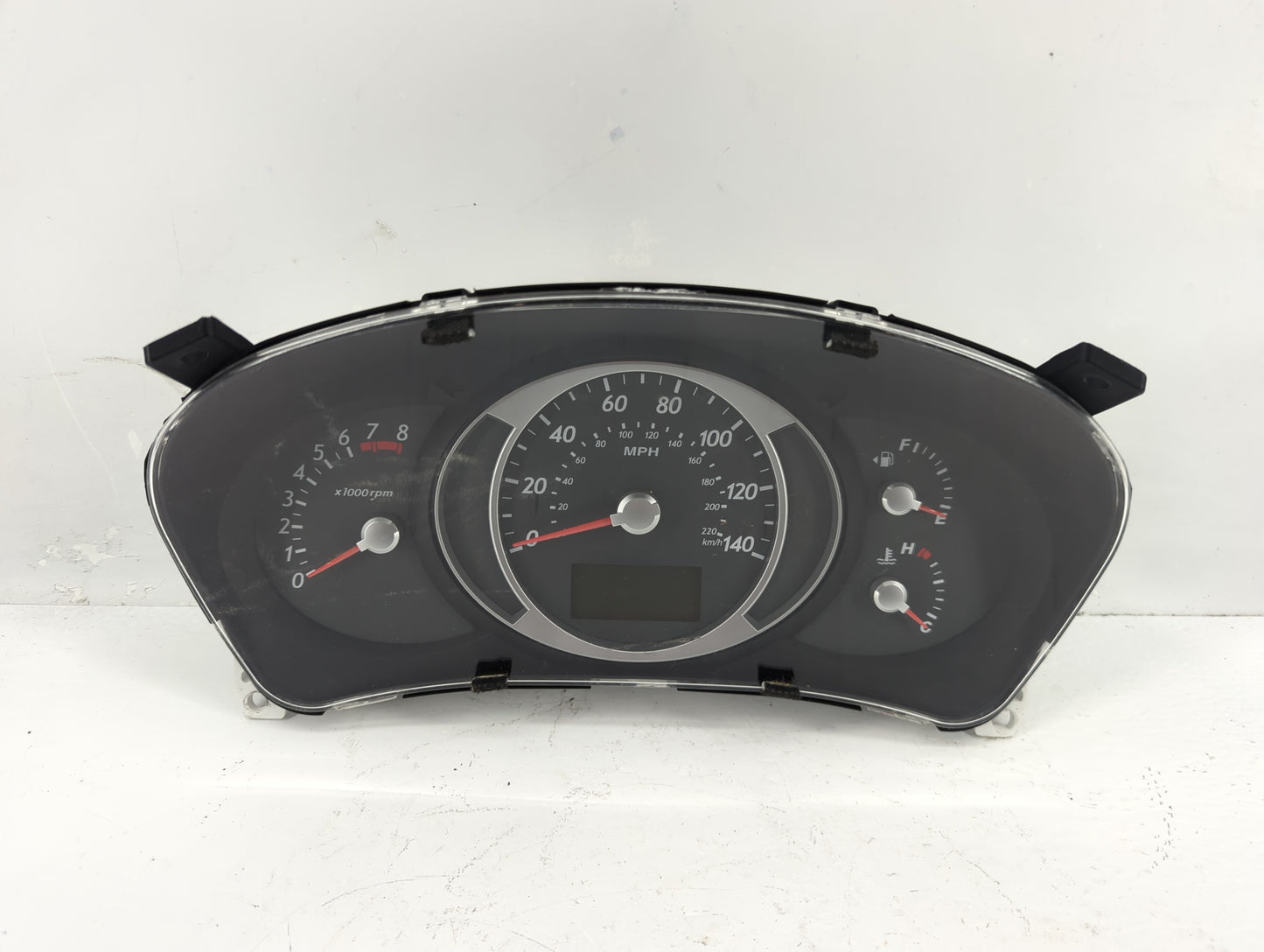 2005-2006 Hyundai Tucson Instrument Cluster Speedometer Gauges P/N:94001-2E130 Fits Fits 2005 2006 OEM Used Auto Parts - Oem