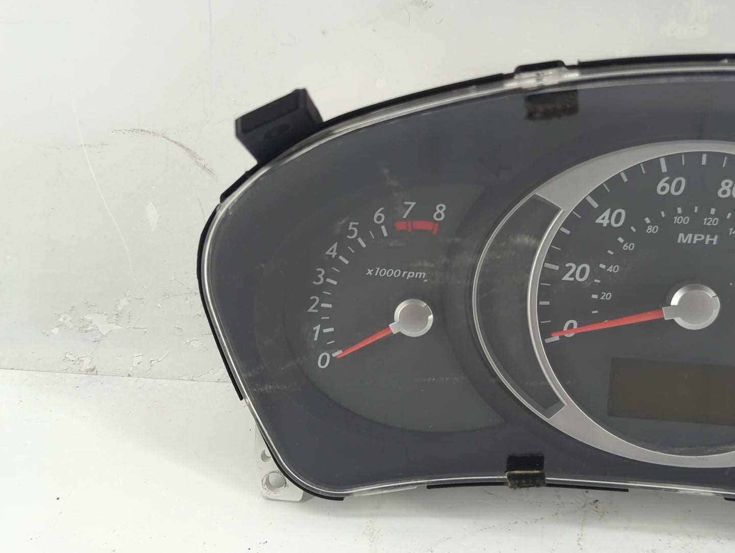 2005-2006 Hyundai Tucson Instrument Cluster Speedometer Gauges P/N:94001-2E130 Fits Fits 2005 2006 OEM Used Auto Parts - Oem