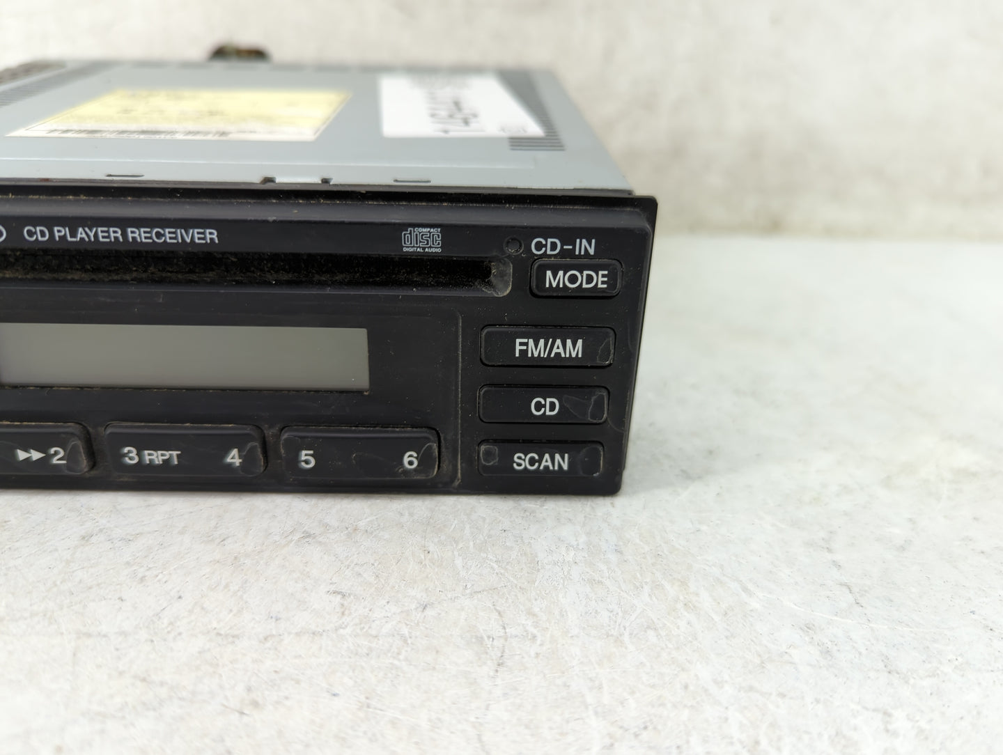 2005-2006 Hyundai Tucson Radio AM FM Cd Player Receiver Replacement P/N:96160-2E101 961602E101 Fits Fits 2005 2006 OEM Used 