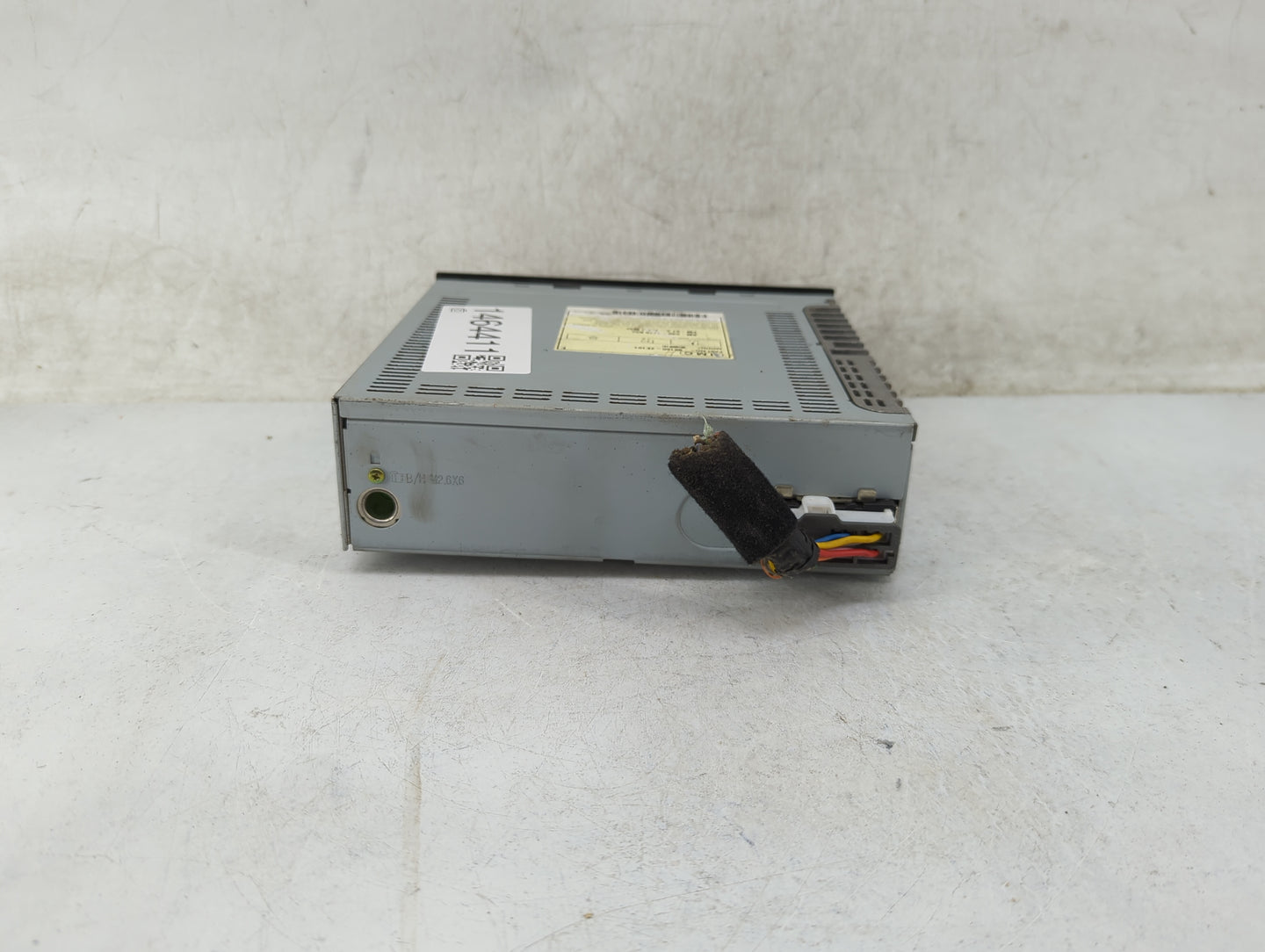 2005-2006 Hyundai Tucson Radio AM FM Cd Player Receiver Replacement P/N:96160-2E101 961602E101 Fits Fits 2005 2006 OEM Used 