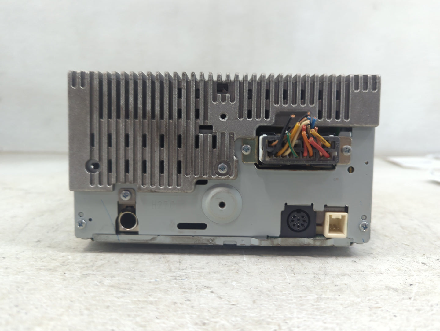 2005-2006 Hyundai Tucson Radio AM FM Cd Player Receiver Replacement P/N:96180-2E101 HMP-280JMLN Fits Fits 2005 2006 OEM Used