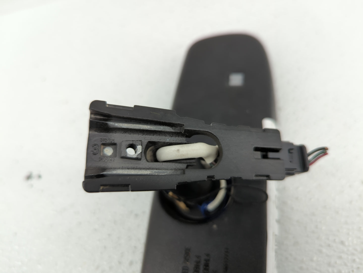 2005-2008 Hyundai Tucson Interior Rear View Mirror Replacement OEM P/N:E11026006 E4022143 Fits OEM Used Auto Parts - Oemused