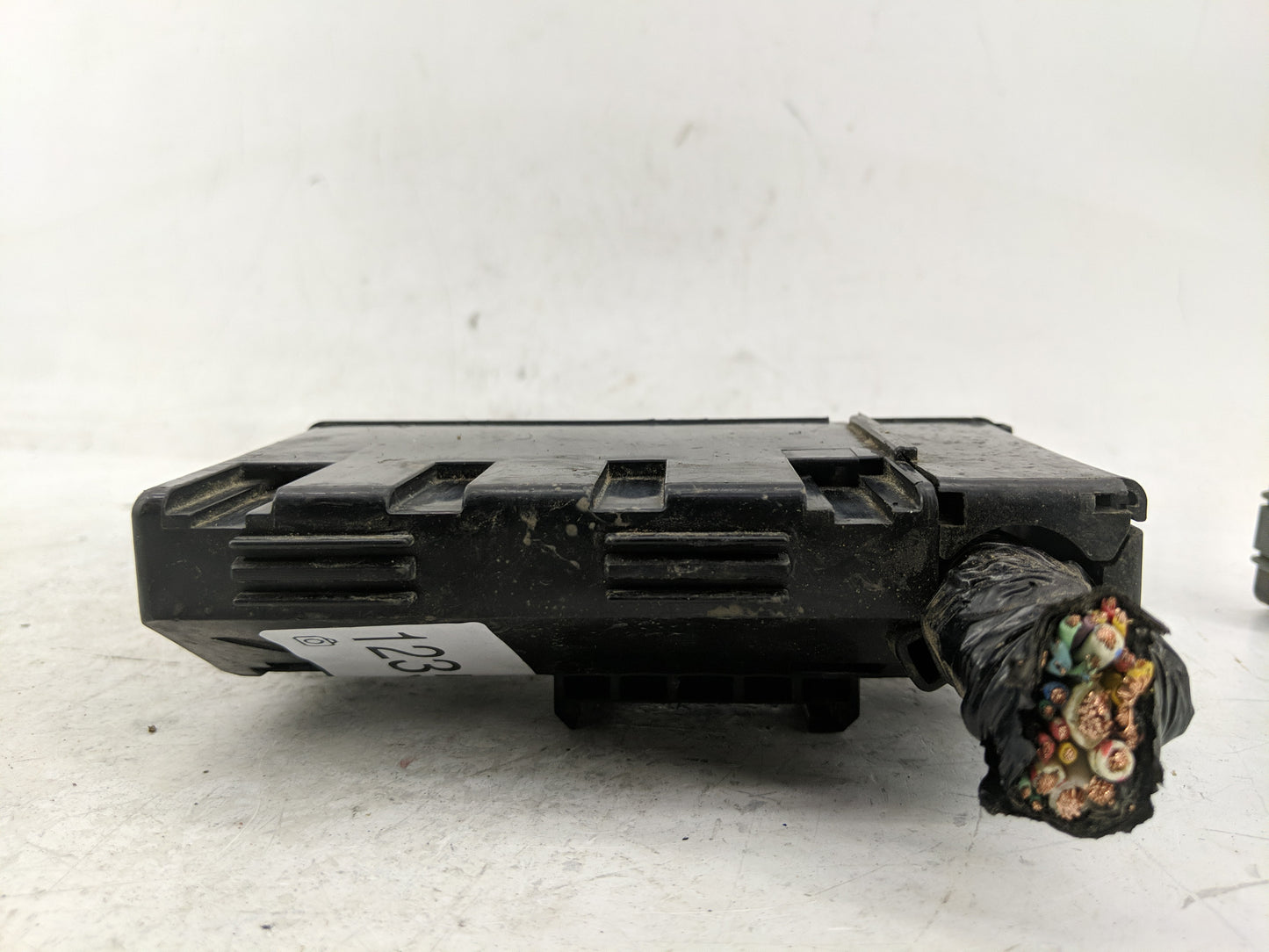 2005-2006 Infiniti G35 Fusebox Fuse Box Panel Relay Module Fits Fits 2005 2006 OEM Used Auto Parts - Oemusedautoparts1.com