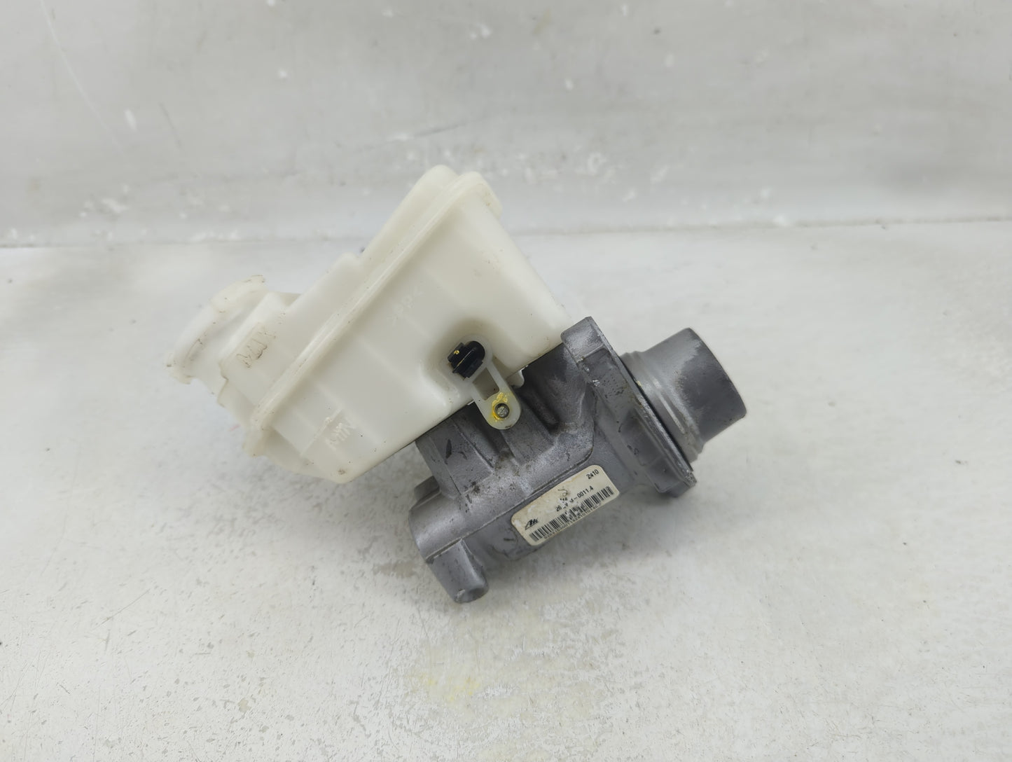 2005-2007 Infiniti G35 Brake Master Cylinder - Oemusedautoparts1.com