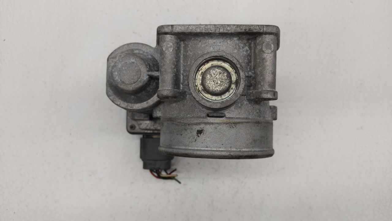 2006-2007 Infiniti G35 Throttle Body P/N:RME70-04 Fits Fits 2006 2007 2008 2009 OEM Used Auto Parts - Oemusedautoparts1.com