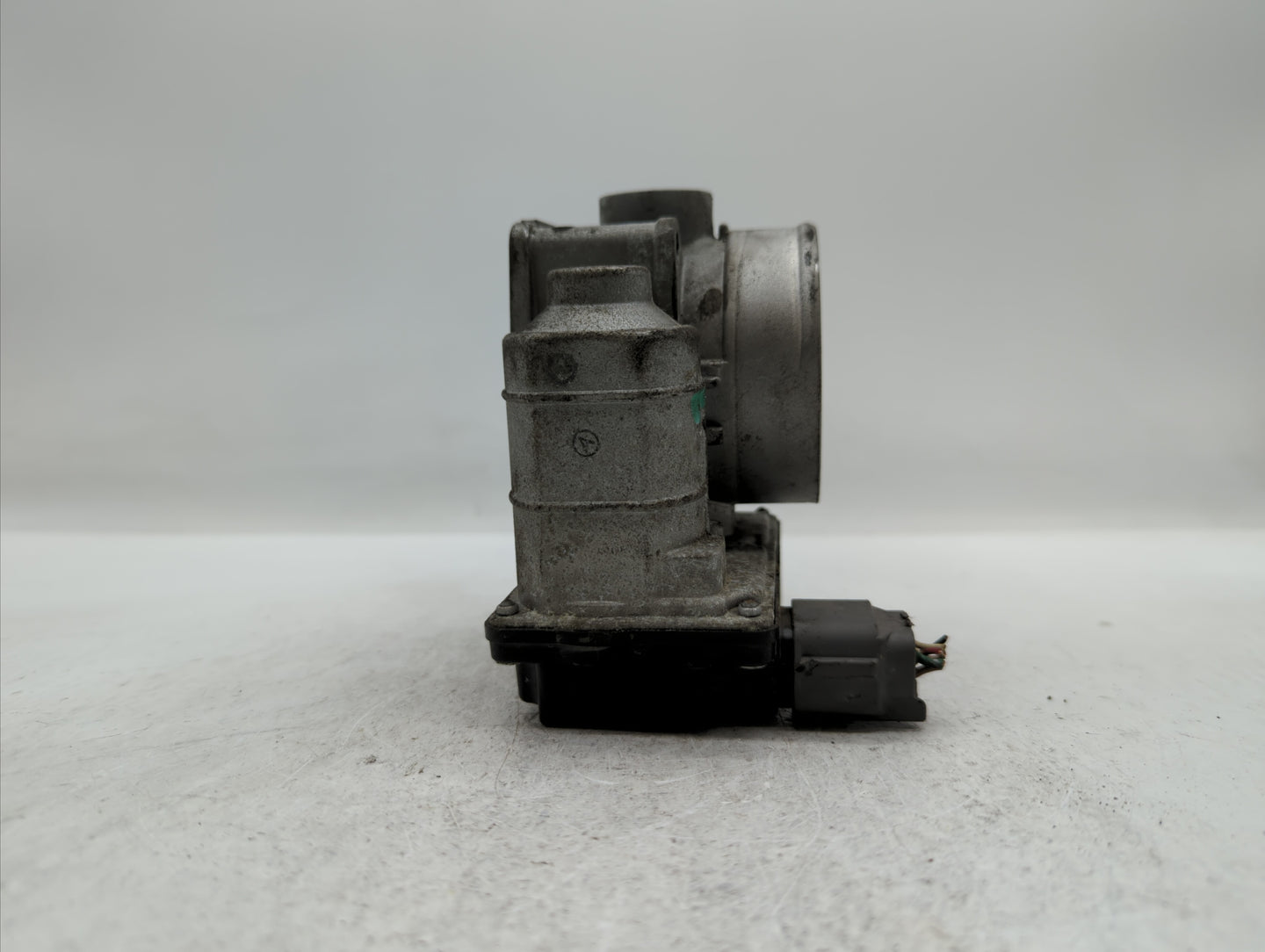 2006-2007 Infiniti G35 Throttle Body P/N:5Y08-01 RME70-01, 576-01 Fits Fits 2006 2007 2008 2009 OEM Used Auto Parts - Oemuse