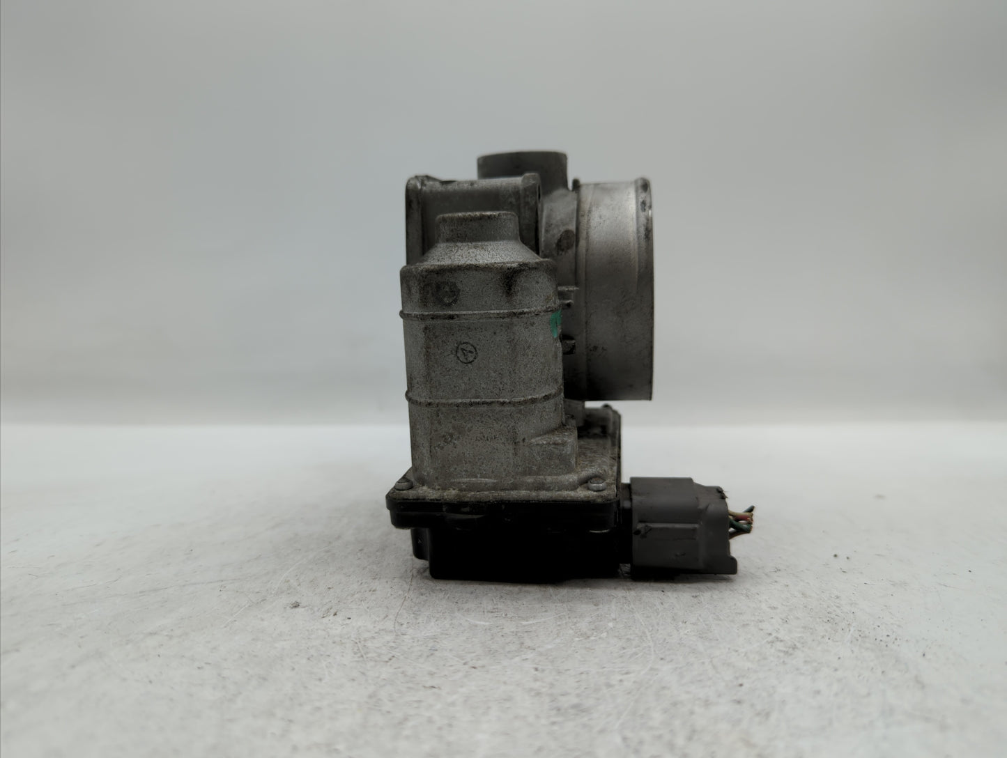 2006-2007 Infiniti G35 Throttle Body P/N:5Y08-01 RME70-01, 576-01 Fits Fits 2006 2007 2008 2009 OEM Used Auto Parts - Oemuse