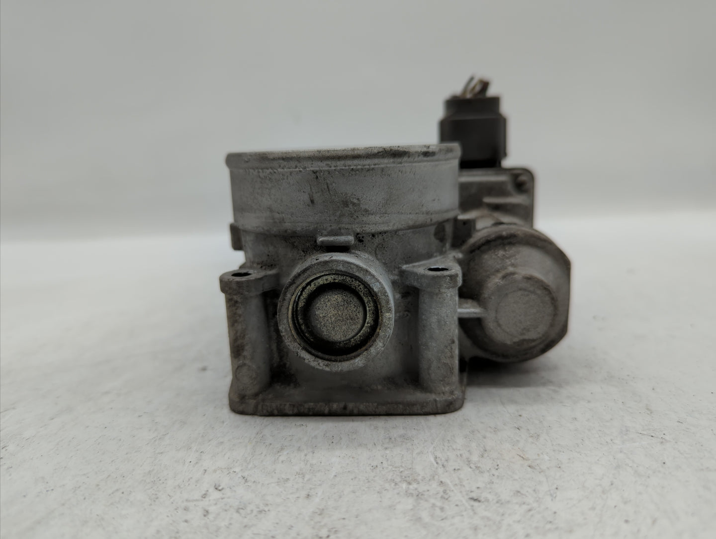 2006-2007 Infiniti G35 Throttle Body P/N:5Y08-01 RME70-01, 576-01 Fits Fits 2006 2007 2008 2009 OEM Used Auto Parts - Oemuse