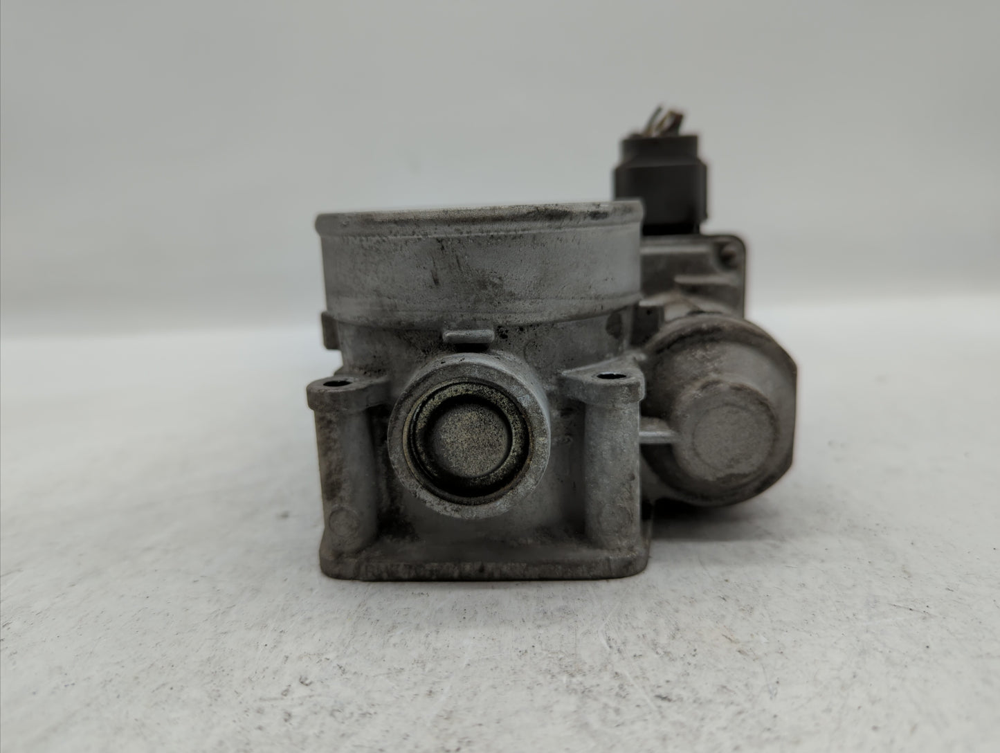2006-2007 Infiniti G35 Throttle Body P/N:5Y08-01 RME70-01, 576-01 Fits Fits 2006 2007 2008 2009 OEM Used Auto Parts - Oemuse