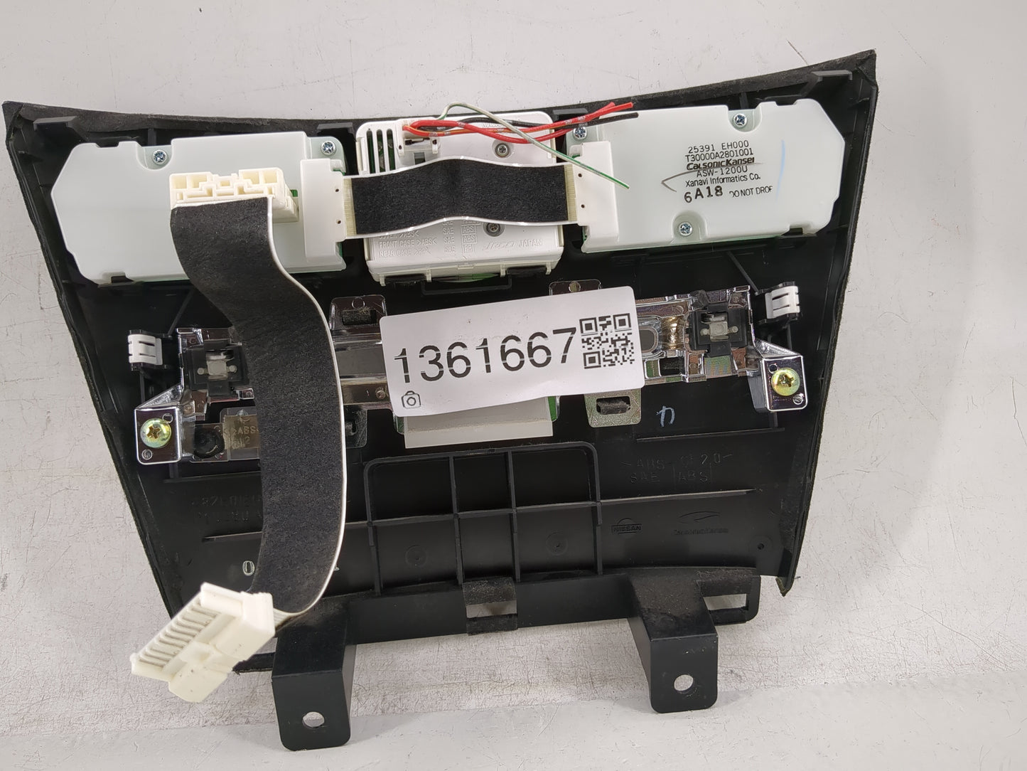 2006-2007 Infiniti M35 Radio Control Panel - Oemusedautoparts1.com