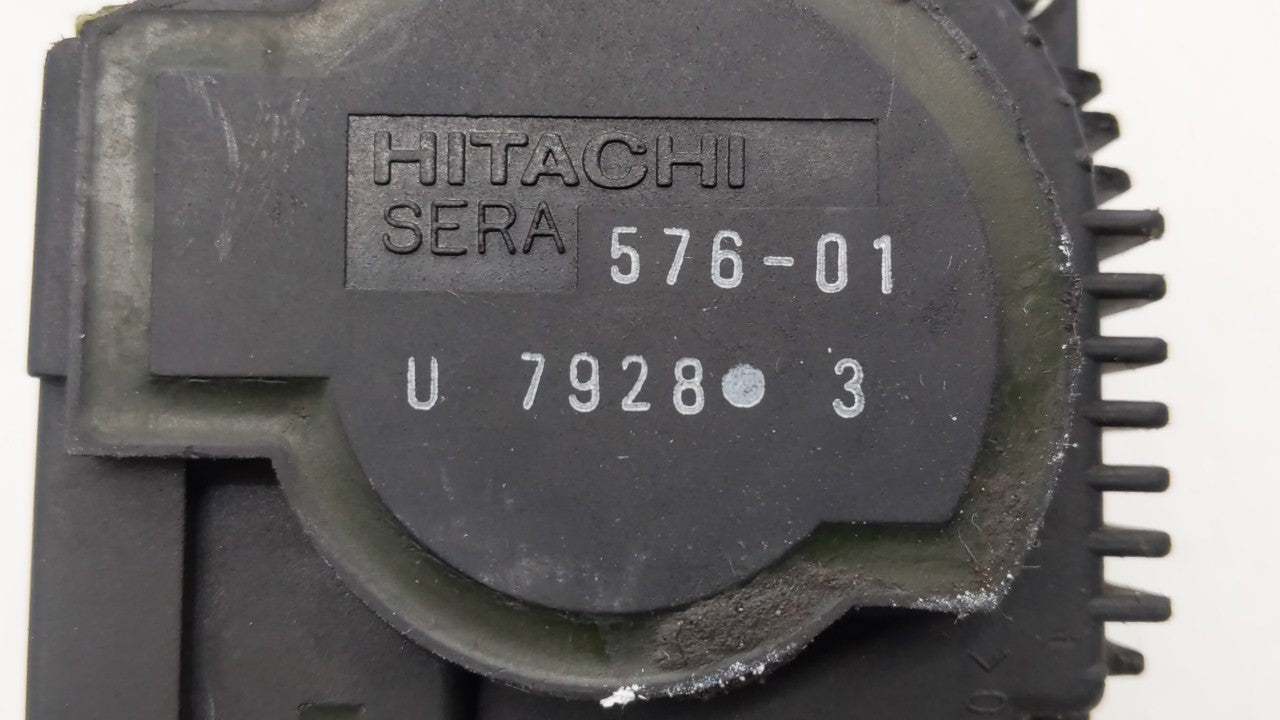 2006-2008 Infiniti M35 Throttle Body P/N:RME70-04 Fits Fits 2006 2007 2008 2009 OEM Used Auto Parts - Oemusedautoparts1.com