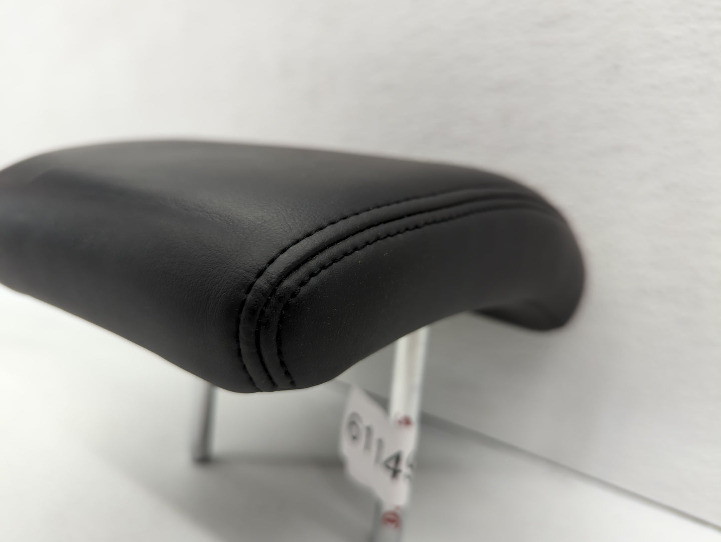 2006-2007 Infiniti M35 Headrest Head Rest Front Driver Passenger Seat Fits Fits 2006 2007 OEM Used Auto Parts - Oemusedautop