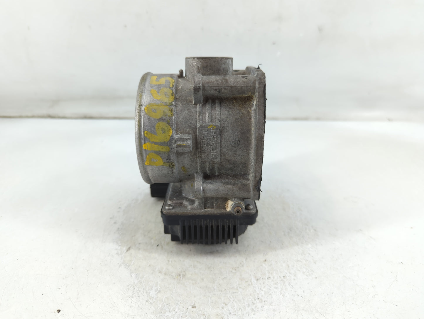 2006 Infiniti M35 Throttle Body P/N:P5105 Fits Fits 2002 2003 2004 2005 OEM Used Auto Parts - Oemusedautoparts1.com