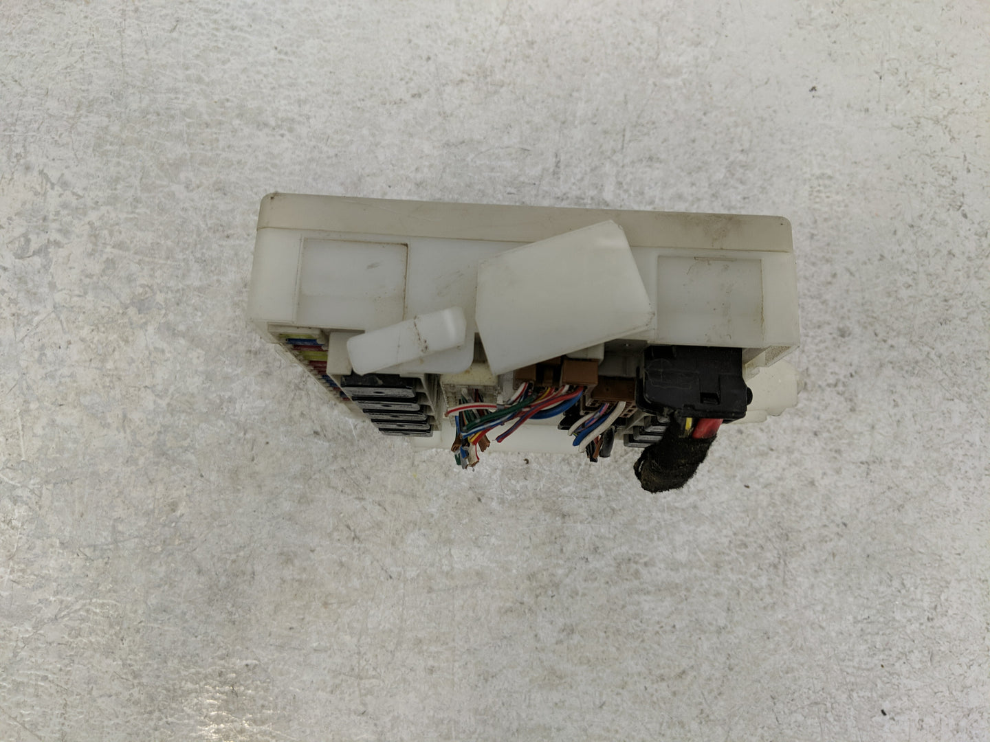 2004-2007 Infiniti Qx56 Fusebox Fuse Box Panel Relay Module Fits Fits 2004 2005 2006 2007 OEM Used Auto Parts - Oemusedautop