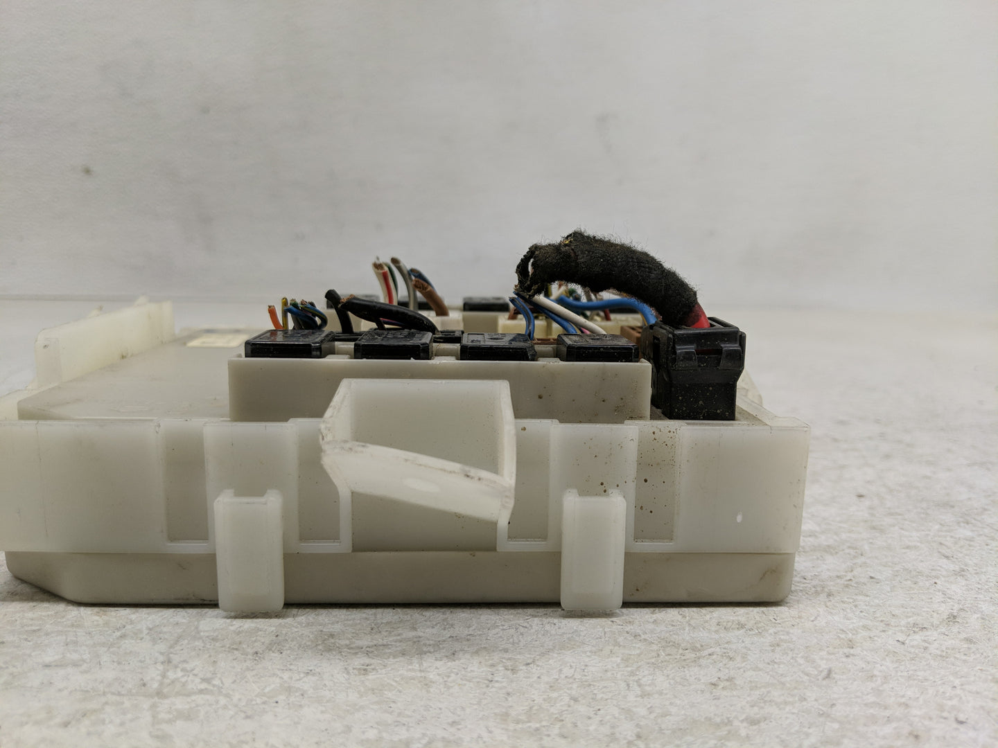 2004-2007 Infiniti Qx56 Fusebox Fuse Box Panel Relay Module Fits Fits 2004 2005 2006 2007 OEM Used Auto Parts - Oemusedautop