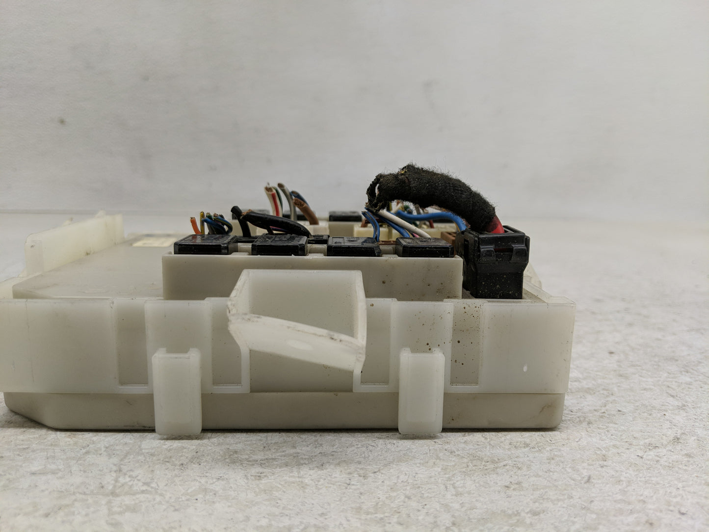 2004-2007 Infiniti Qx56 Fusebox Fuse Box Panel Relay Module Fits Fits 2004 2005 2006 2007 OEM Used Auto Parts - Oemusedautop