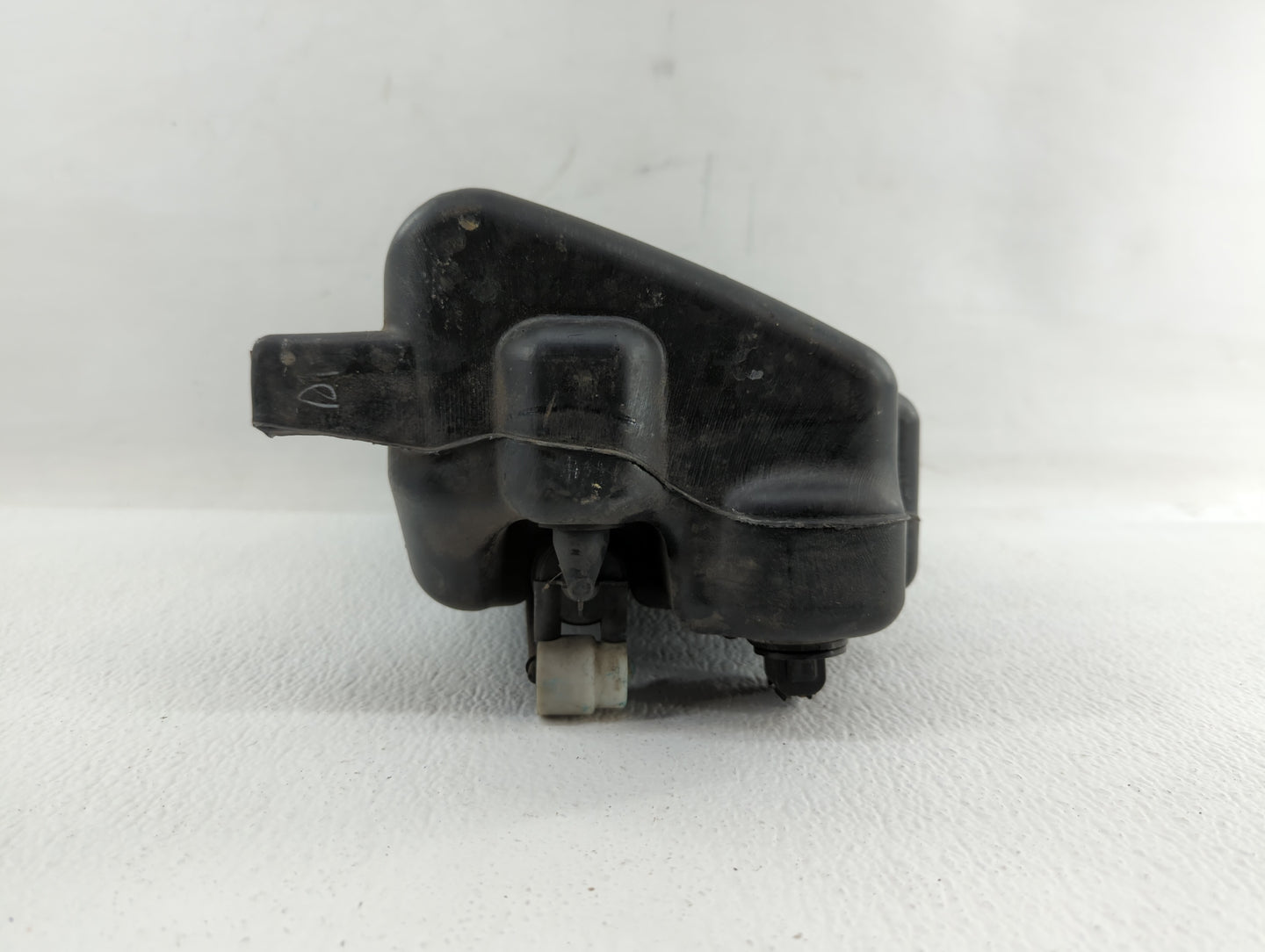 2004-2010 Infiniti Qx56 Windshield Washer Fluid Reservoir Bottle Oem - Oemusedautoparts1.com