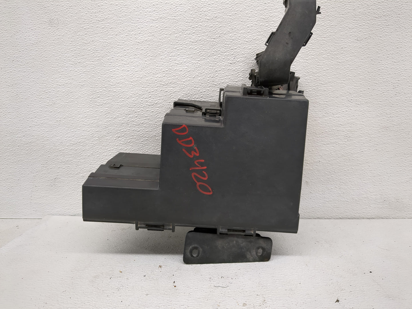 2006-2008 Jaguar S-Type Fusebox Fuse Box Panel Relay Module Fits Fits 2006 2007 2008 OEM Used Auto Parts - Oemusedautoparts1