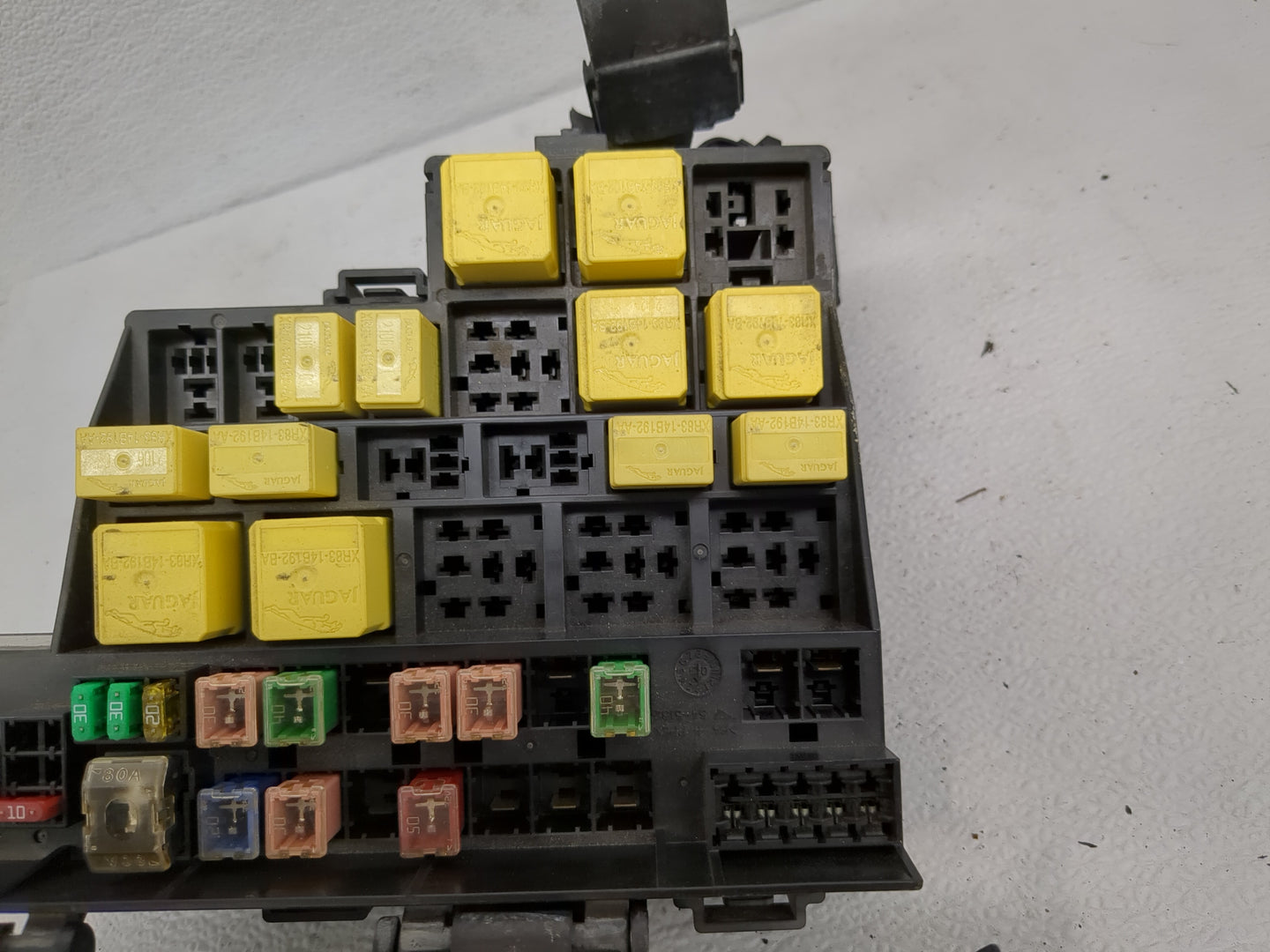 2006-2008 Jaguar S-Type Fusebox Fuse Box Panel Relay Module Fits Fits 2006 2007 2008 OEM Used Auto Parts - Oemusedautoparts1