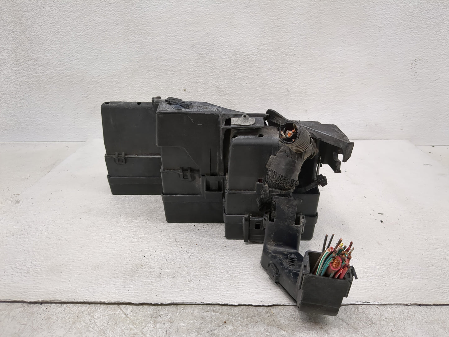 2006-2008 Jaguar S-Type Fusebox Fuse Box Panel Relay Module Fits Fits 2006 2007 2008 OEM Used Auto Parts - Oemusedautoparts1