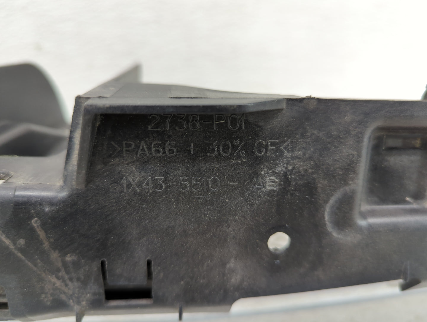 2006-2008 Jaguar X-type Front Grille Bumper Not Included - Oemusedautoparts1.com