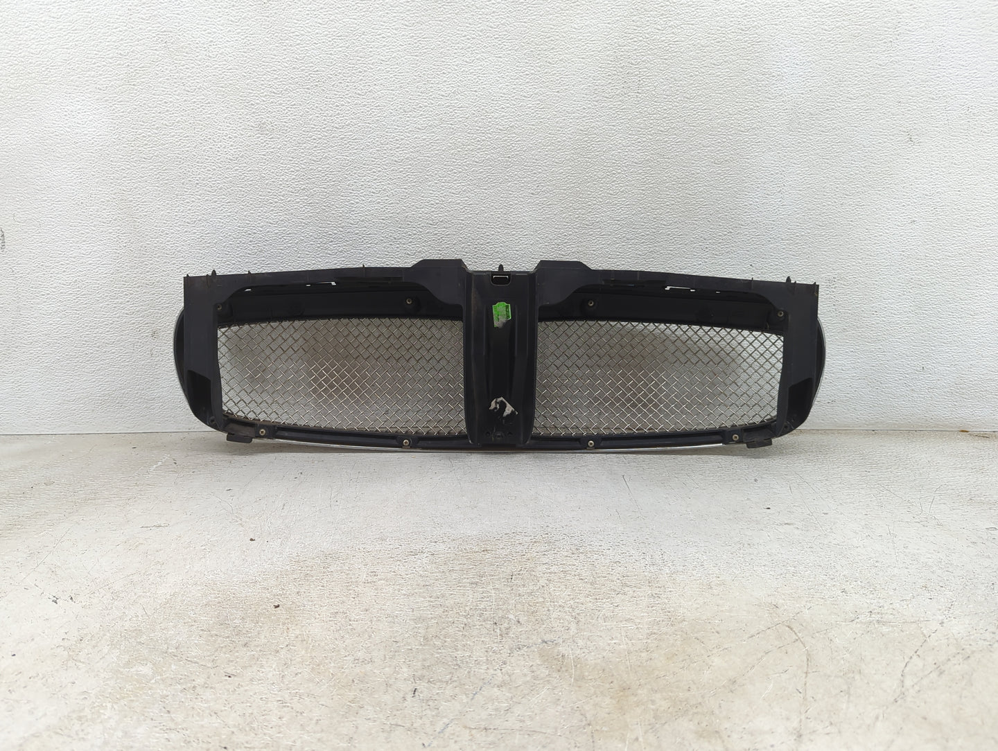 2006-2008 Jaguar X-type Front Grille Bumper Not Included - Oemusedautoparts1.com